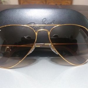 Authentic Ray-ban Aviator sunglasses